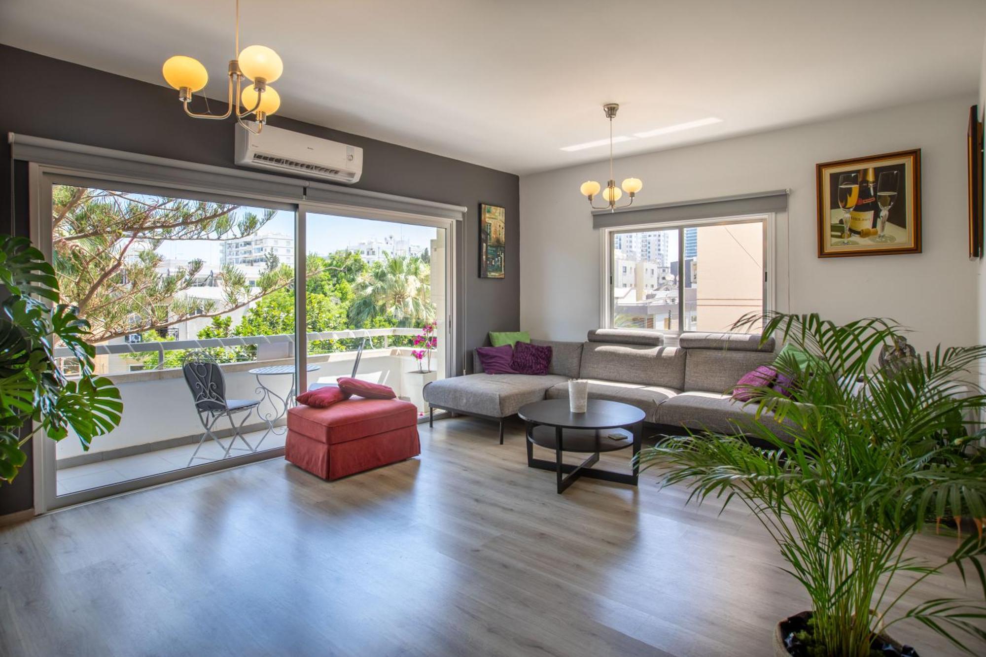 Neapolis Residence Spacious Quiet Near Beach ลิมาซอล ภายนอก รูปภาพ
