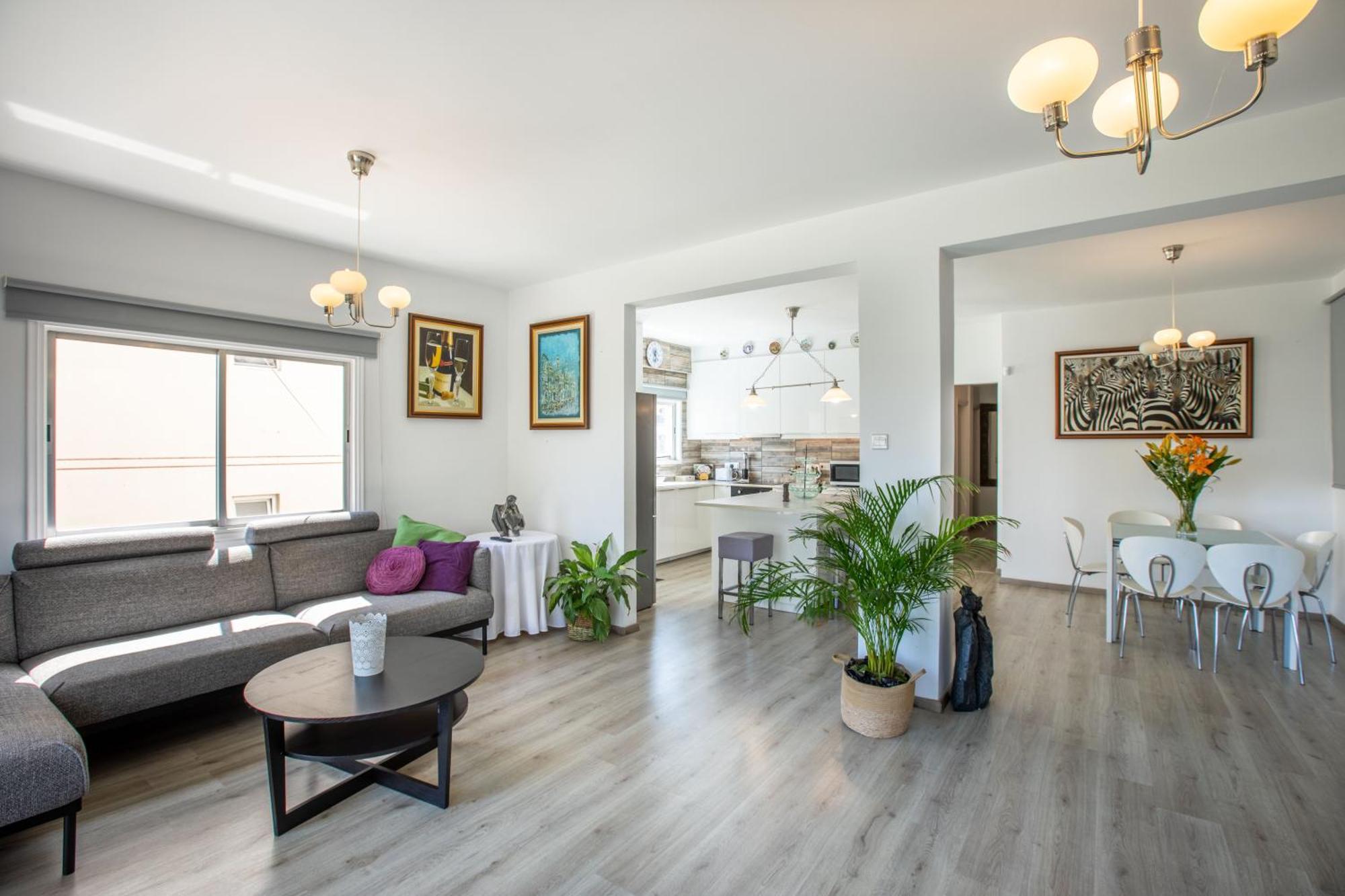Neapolis Residence Spacious Quiet Near Beach ลิมาซอล ภายนอก รูปภาพ