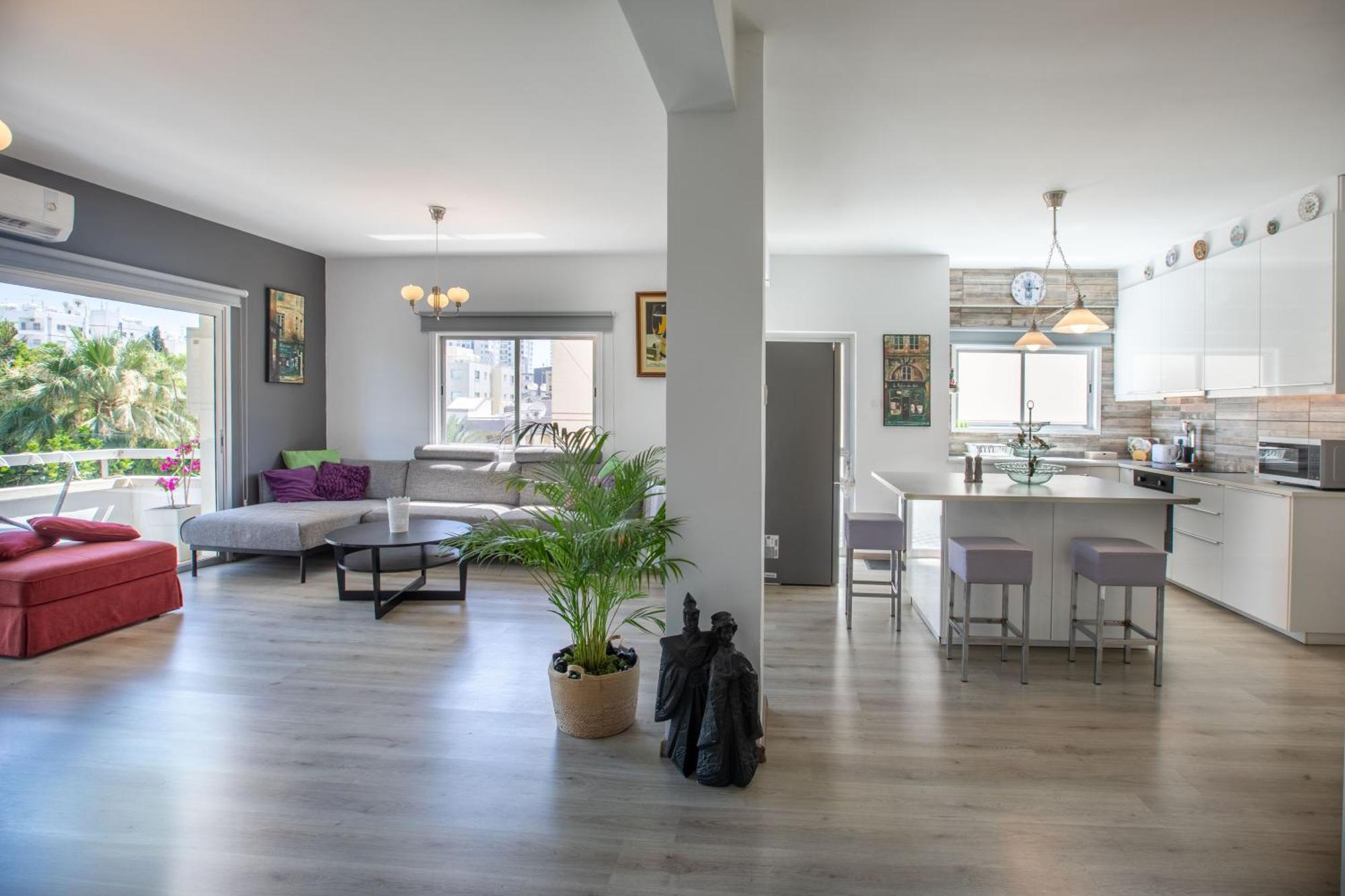 Neapolis Residence Spacious Quiet Near Beach ลิมาซอล ภายนอก รูปภาพ